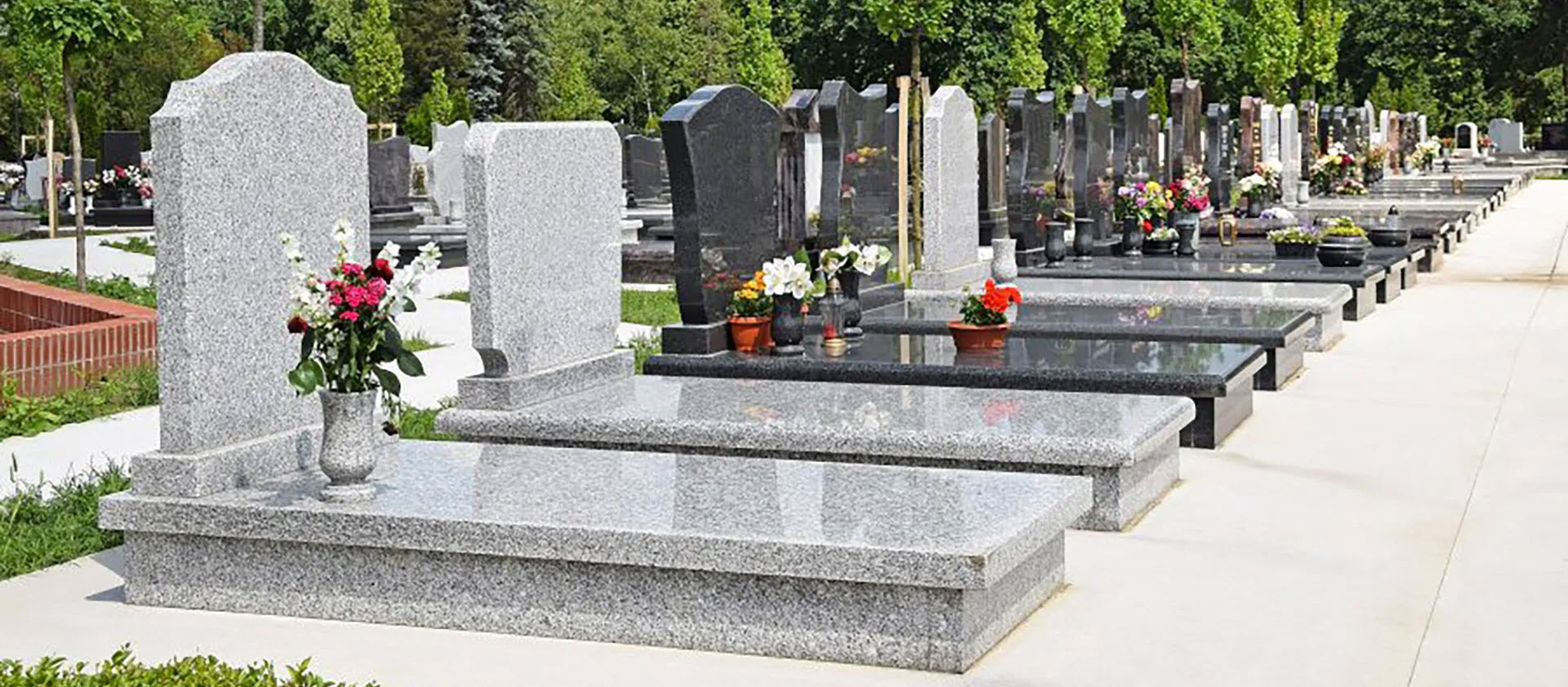 Jak znaleźć grób na cmentarzu w Krakowie
