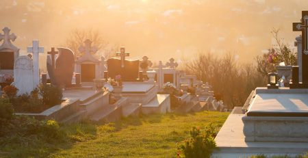 Jakie są najpiękniejsze cmentarze na świecie i dlaczego warto je odwiedzić?