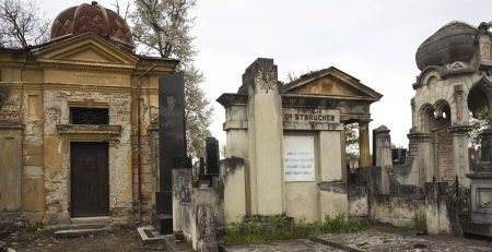 Najciekawsze cmentarze w Polsce i dlaczego warto je odwiedzić?